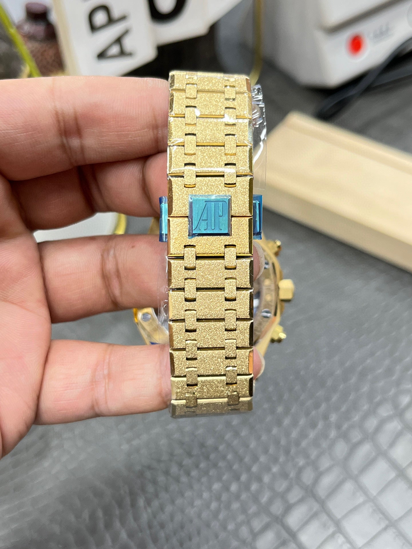 Audemars Piguet Royal Oak Selfwinding Chronograph 26240BA.GG.1324BA.01