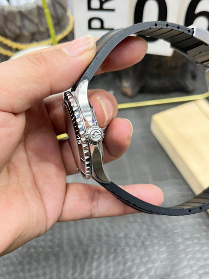 Breitling Superocean Automatic 42 A17375211B2S1