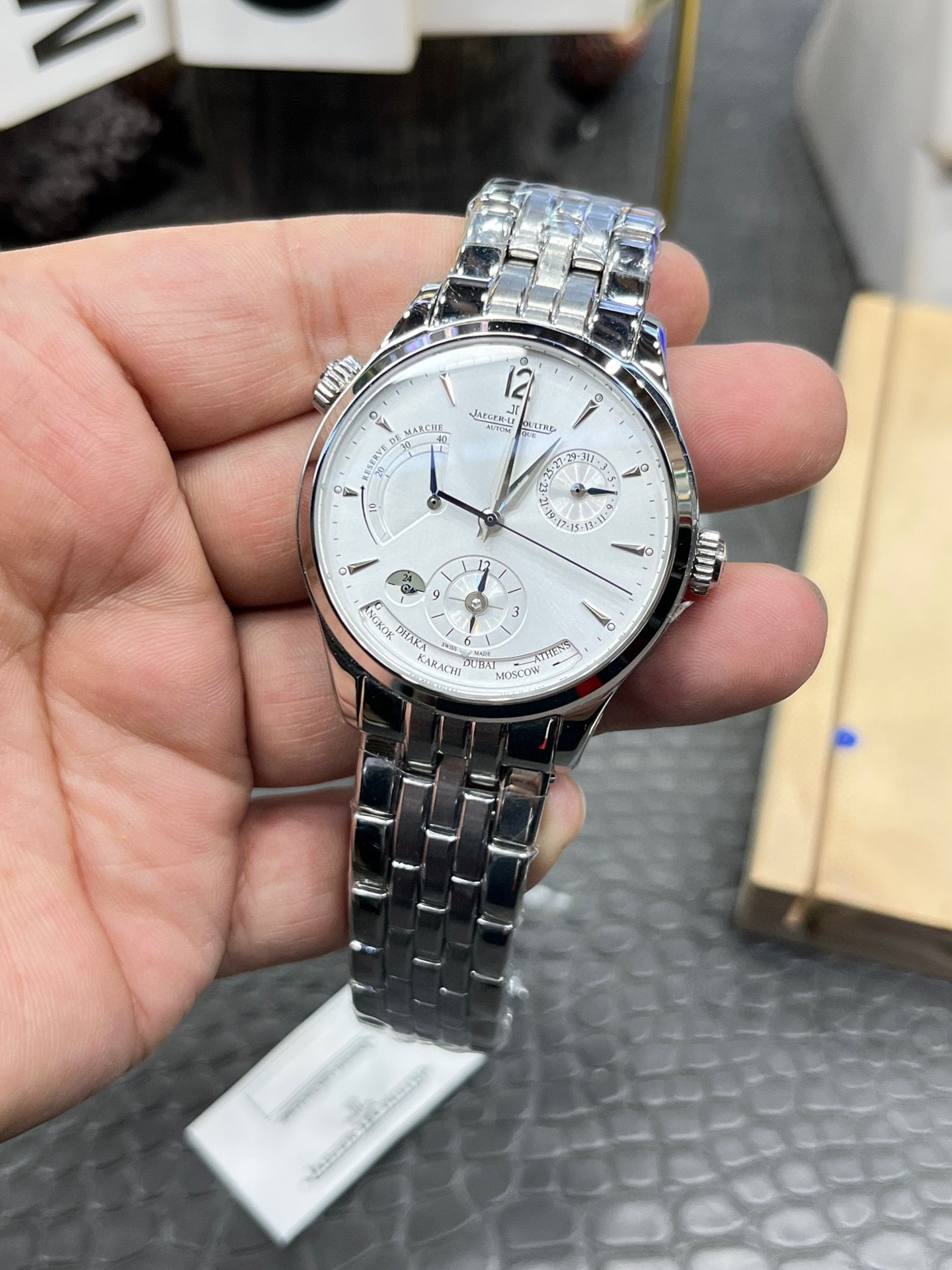 Jaeger-LeCoultre Master Control Geographic Q4128421