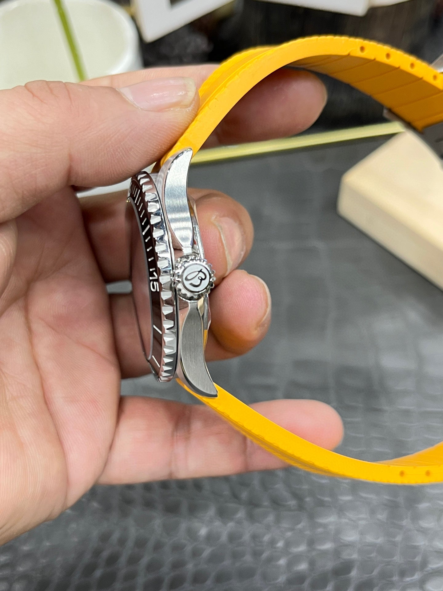 Breitling Superocean Automatic 42 A17375211B2S4