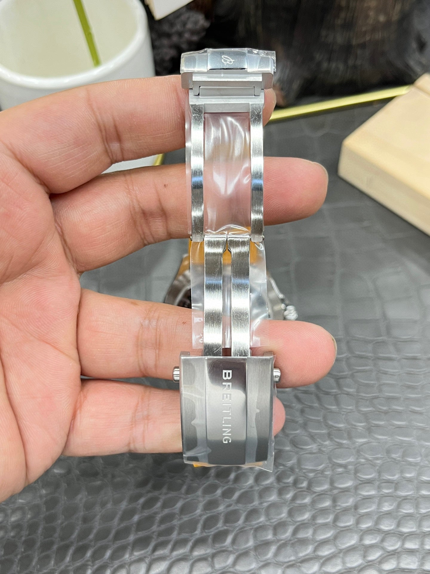 Breitling Superocean Automatic 42 A17375211B2S4