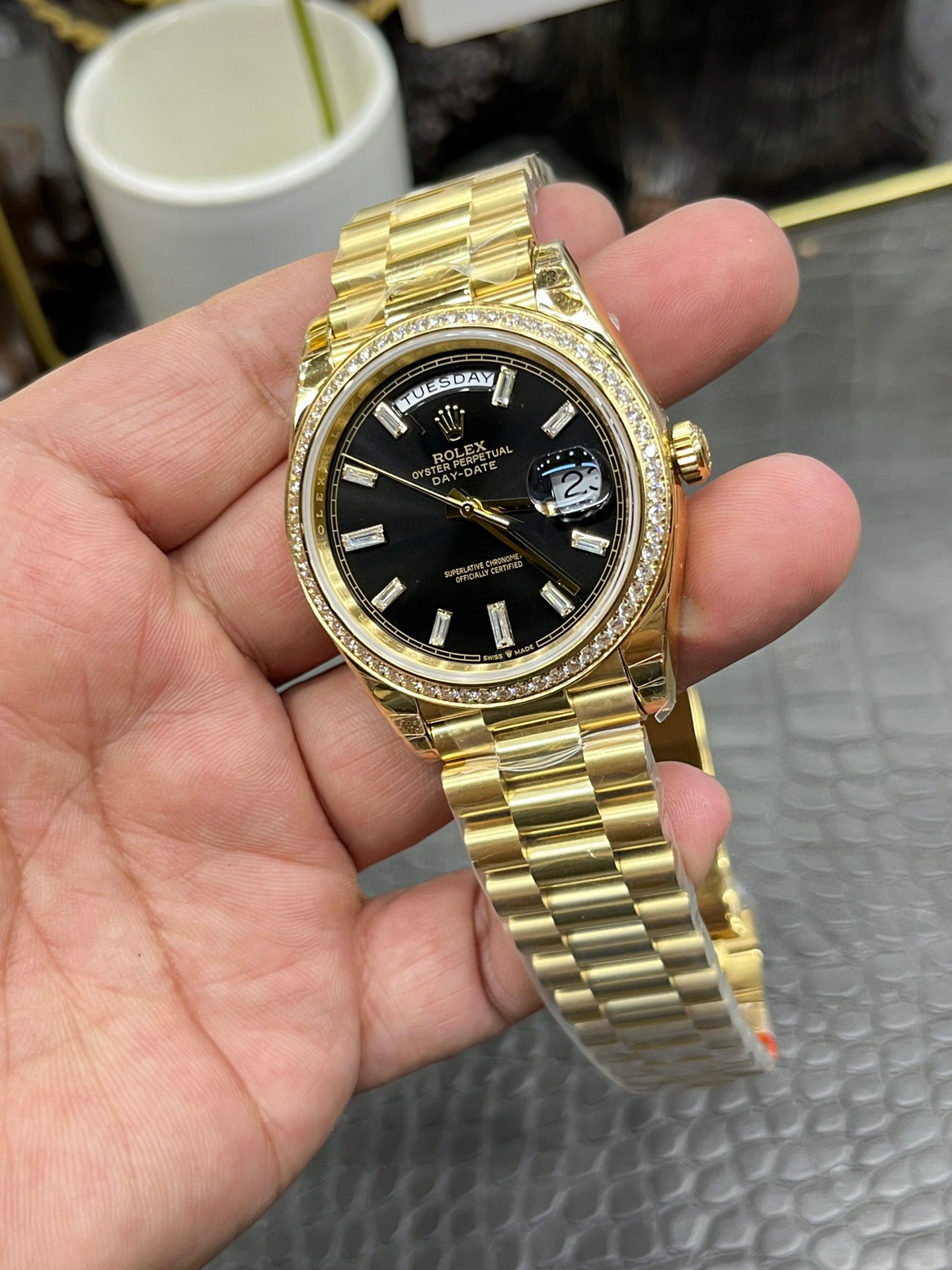 Rolex Day-Date 40 “Diamond Bezel Black Dial” M228348RBR-0001
