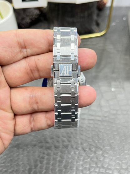 Audemars Piguet Royal Oak “Jumbo” Extra-Thin 16202ST.OO.1240ST.02