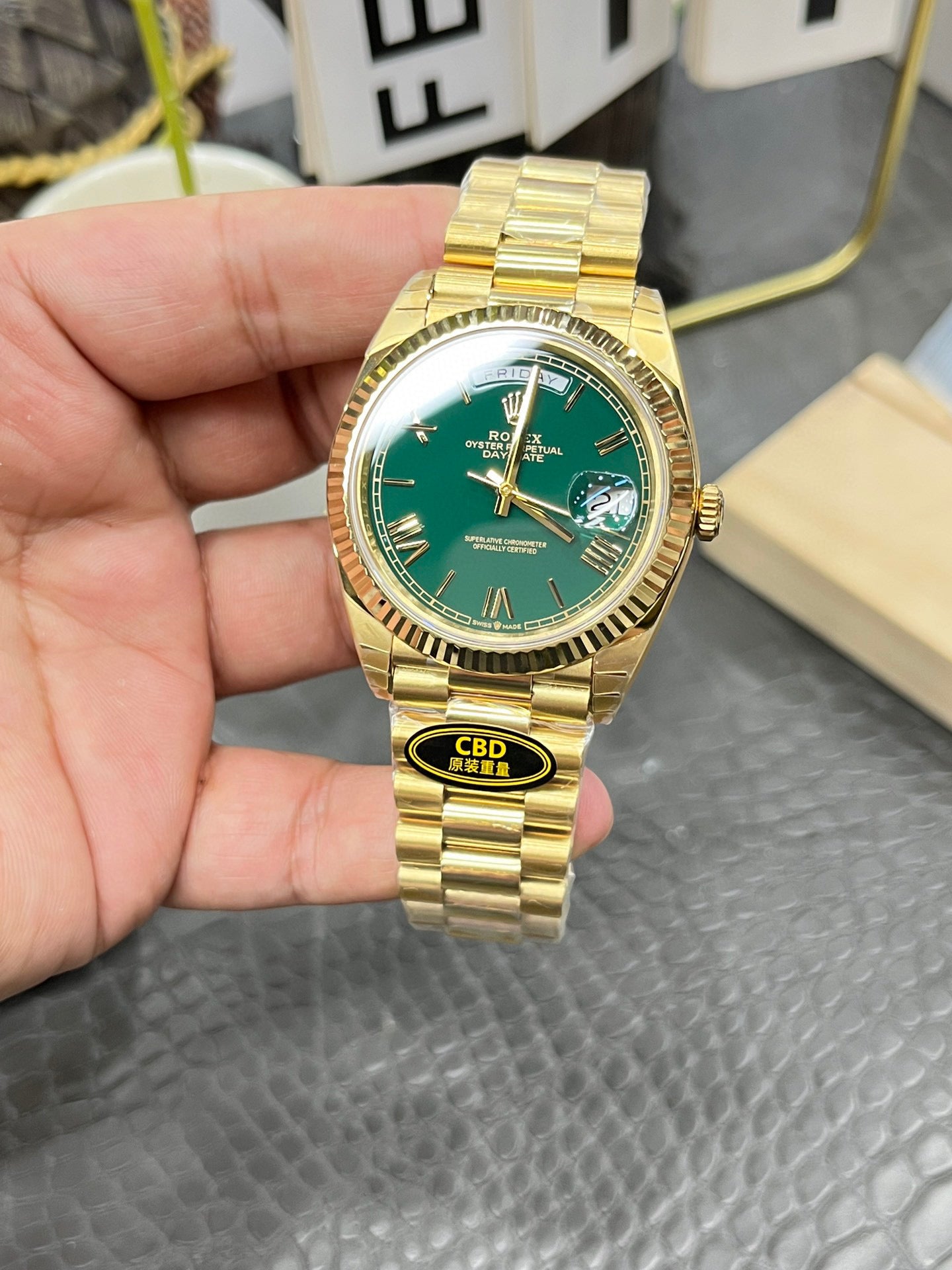 Rolex Day-Date 40 18K Yellow Gold Green Dial (Ref. m228238-0061)