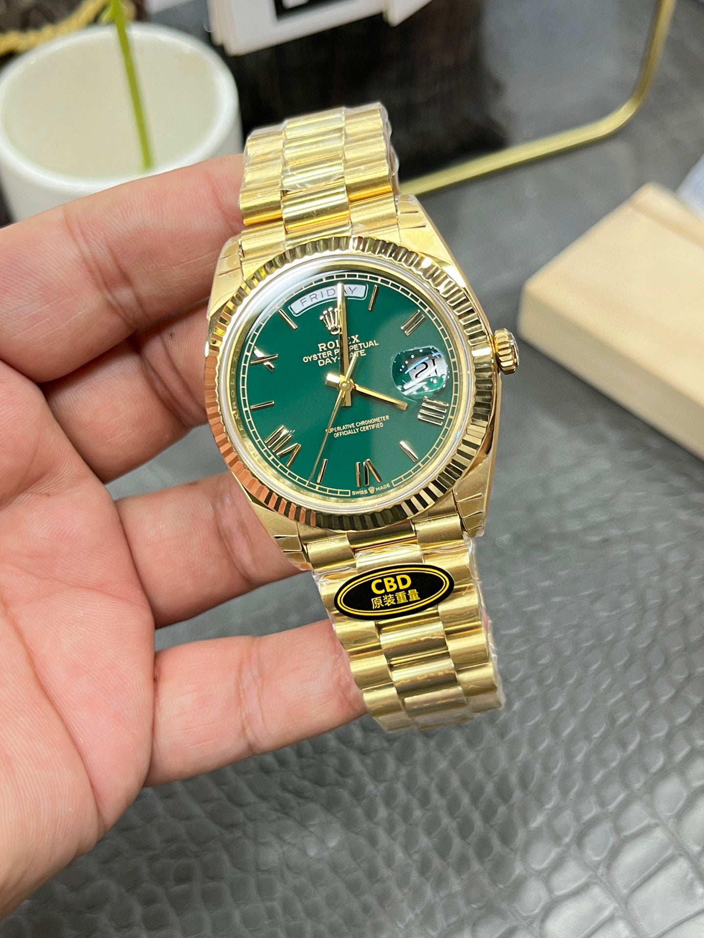 Rolex Day-Date 40 18K Yellow Gold Green Dial (Ref. m228238-0061)