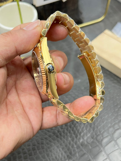 Rolex Day-Date 40 18K Yellow Gold Green Dial (Ref. m228238-0061)
