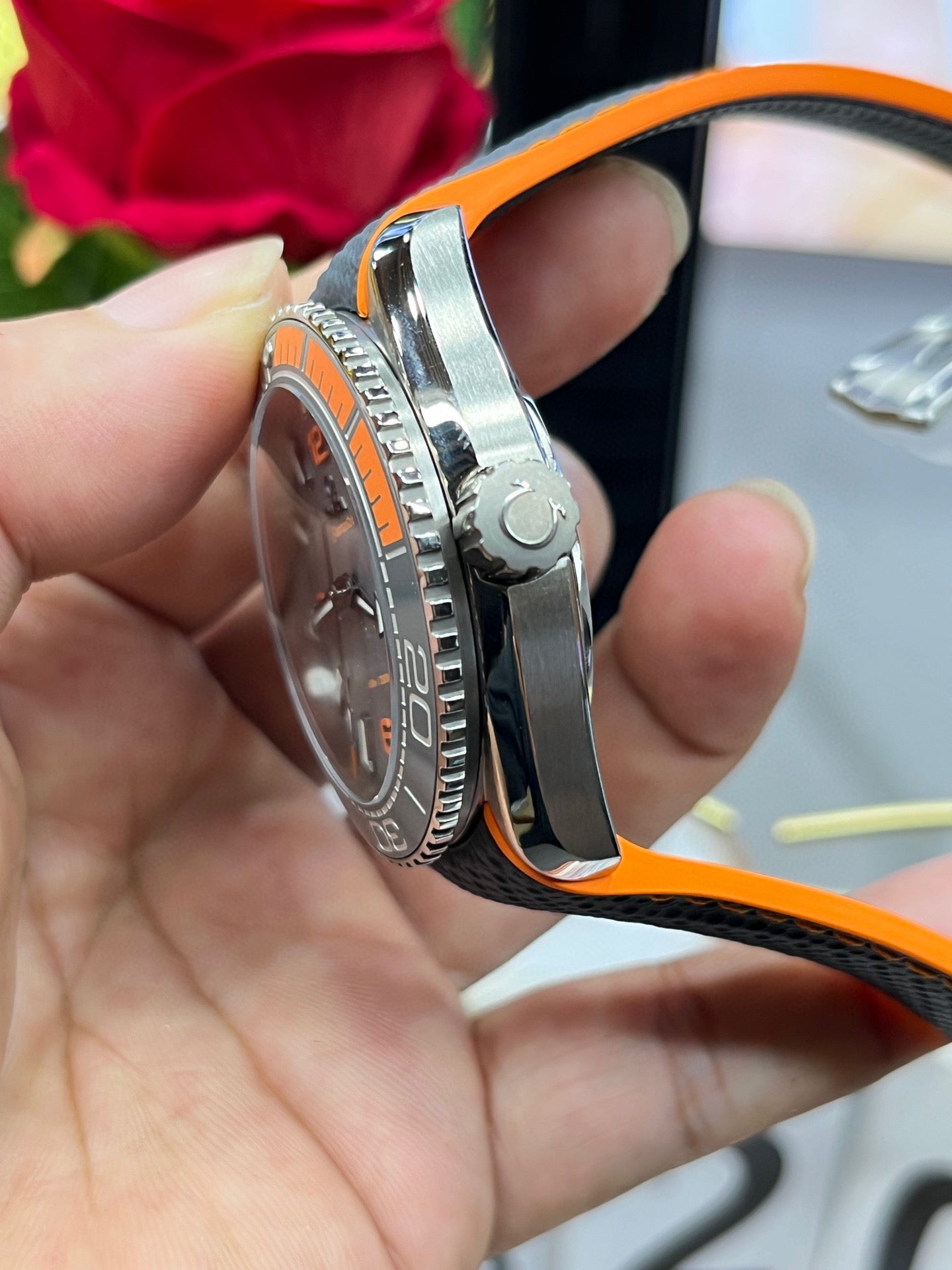 Omega Seamaster Planet Ocean 215.92.44.21.99.001