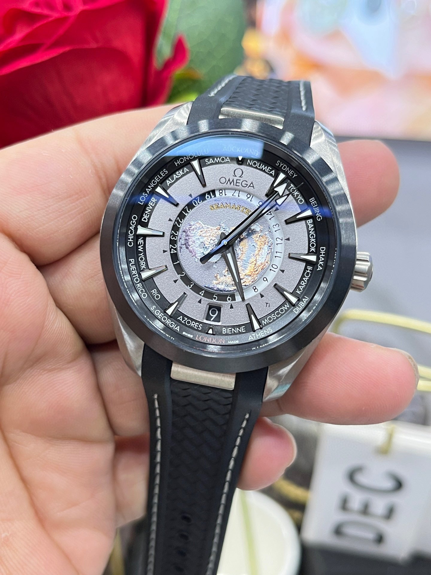 Omega Seamaster Aqua Terra 150M Worldtimer 220.92.43.22.99.001