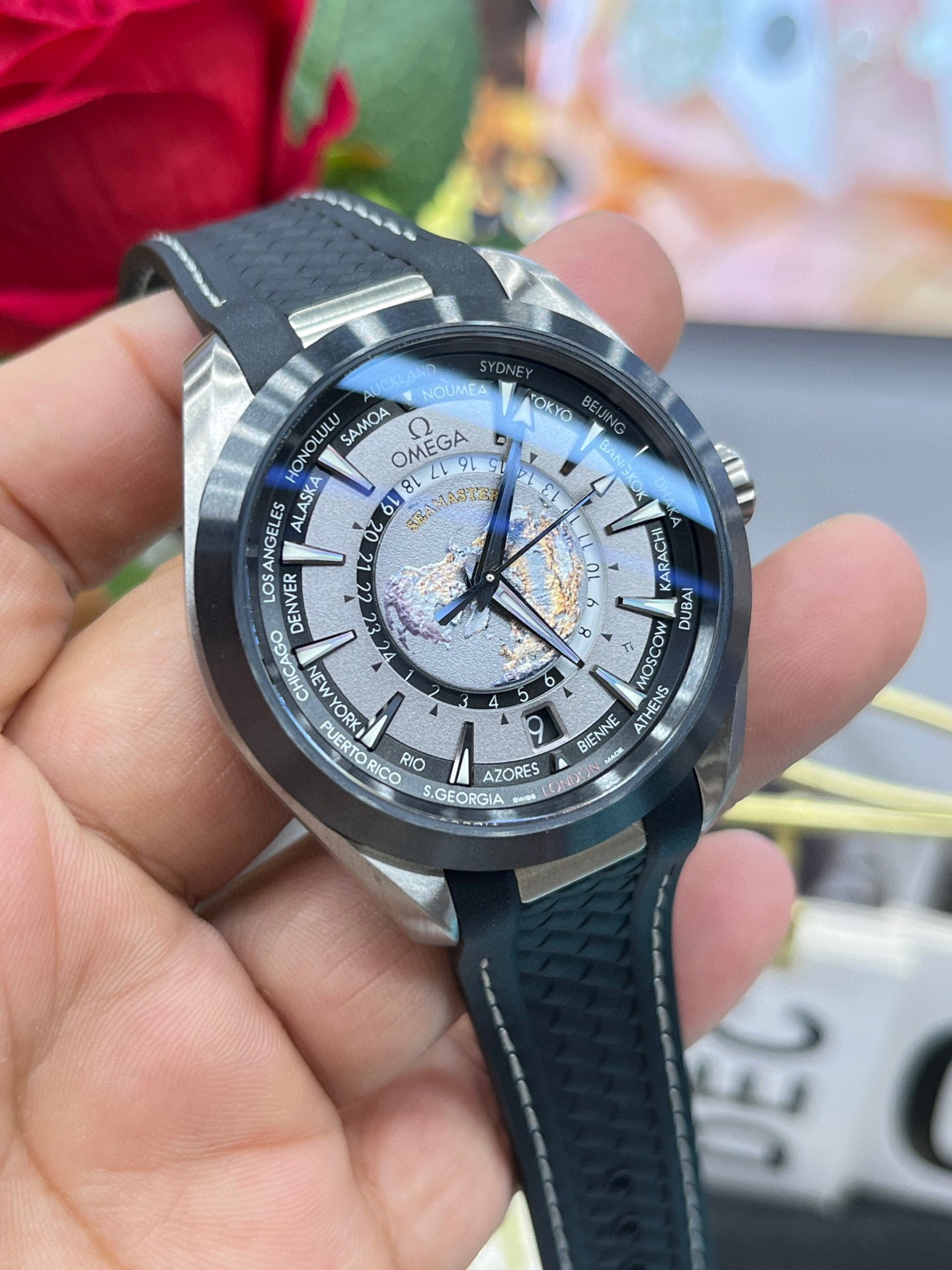 Omega Seamaster Aqua Terra 150M Worldtimer 220.92.43.22.99.001