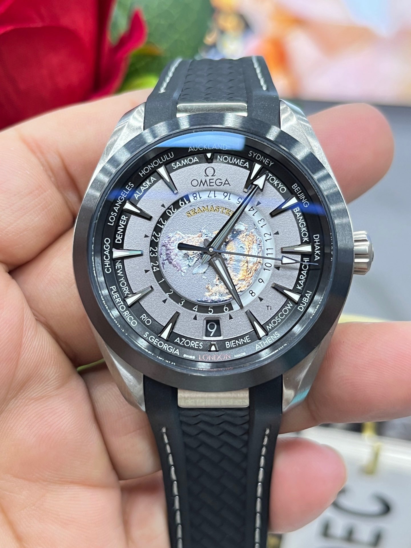 Omega Seamaster Aqua Terra 150M Worldtimer 220.92.43.22.99.001