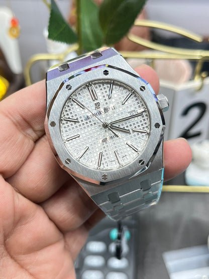 Audemars Piguet Royal Oak Selfwinding 41mm Ref. 15400ST.OO.1220ST.02