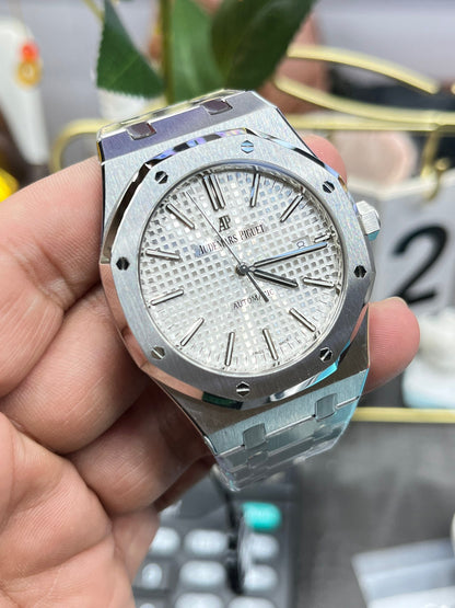 Audemars Piguet Royal Oak Selfwinding 41mm Ref. 15400ST.OO.1220ST.02