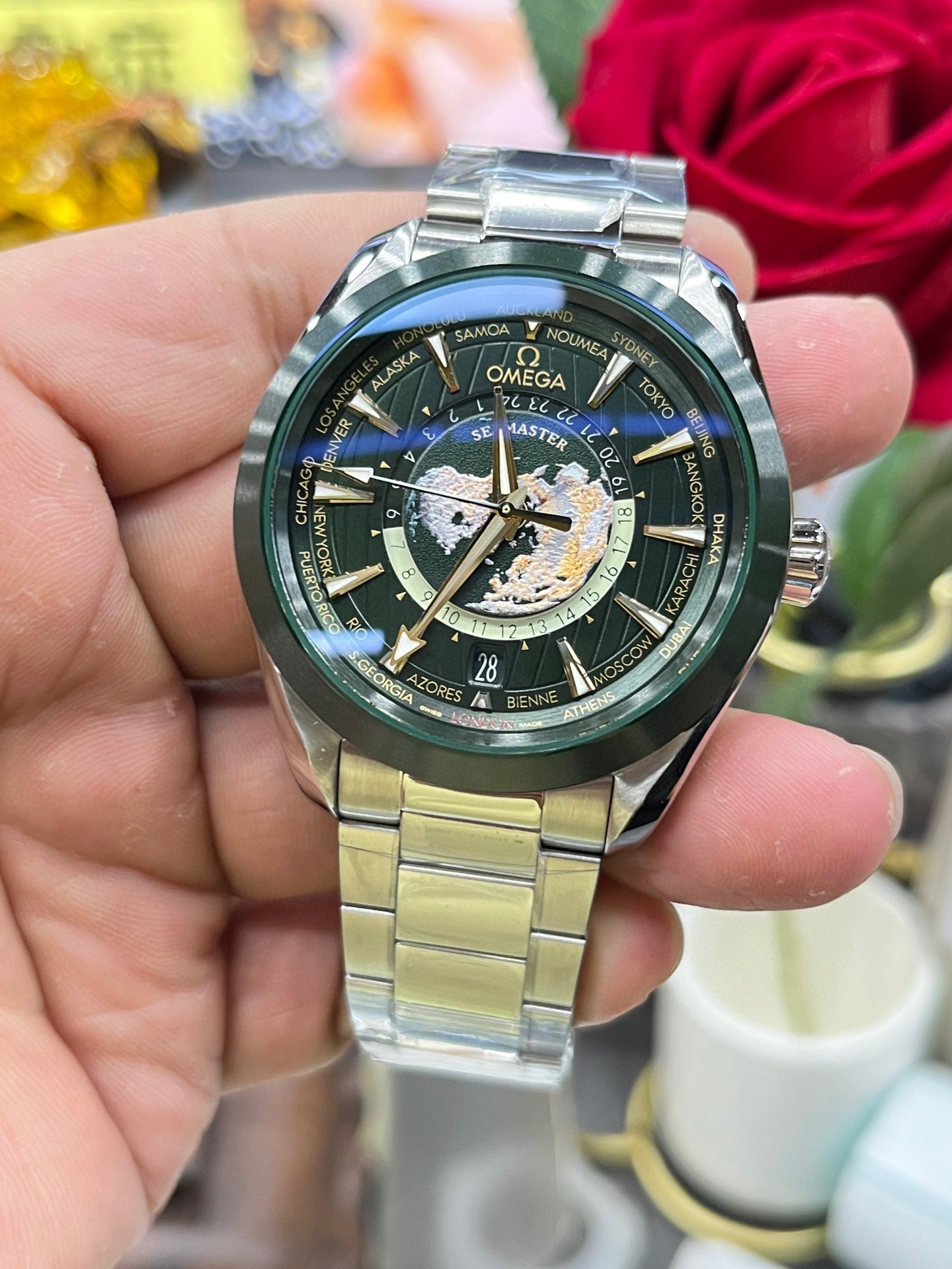 Omega Seamaster Aqua Terra 150M Co-Axial Master Chronometer GMT Worldtimer 43mm (Ref. 220.30.43.22.10.001)