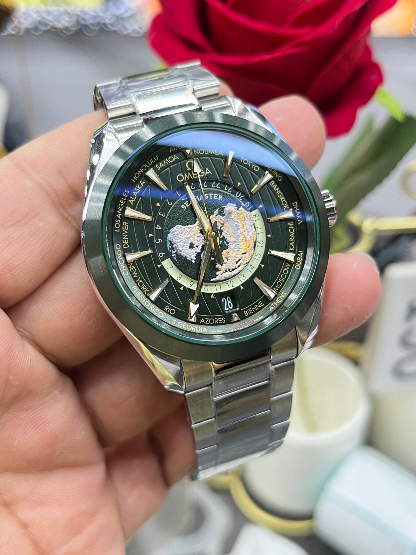 Omega Seamaster Aqua Terra 150M Co-Axial Master Chronometer GMT Worldtimer 43mm (Ref. 220.30.43.22.10.001)