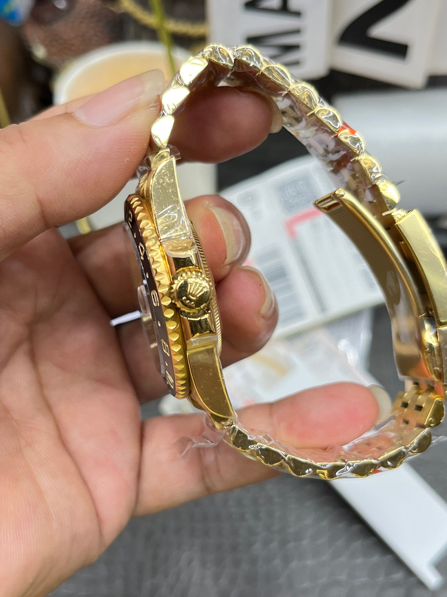 Rolex GMT-Master II 18K Yellow Gold (M126718GRNR-0001)