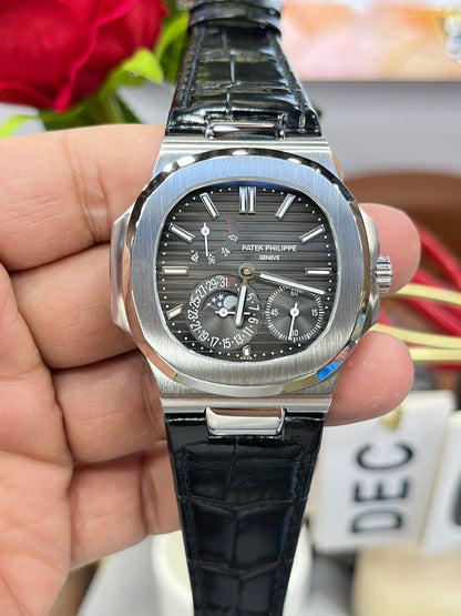 Patek Philippe Nautilus 5712G-001