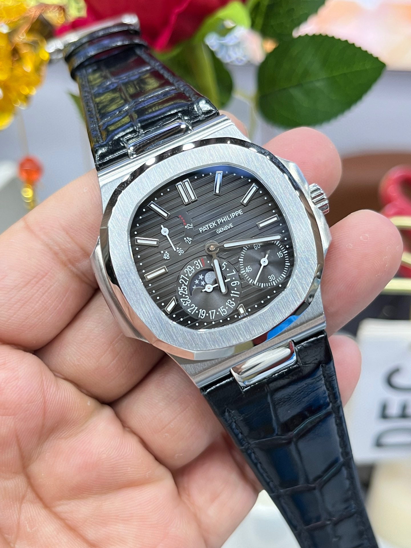 Patek Philippe Nautilus 5712G-001