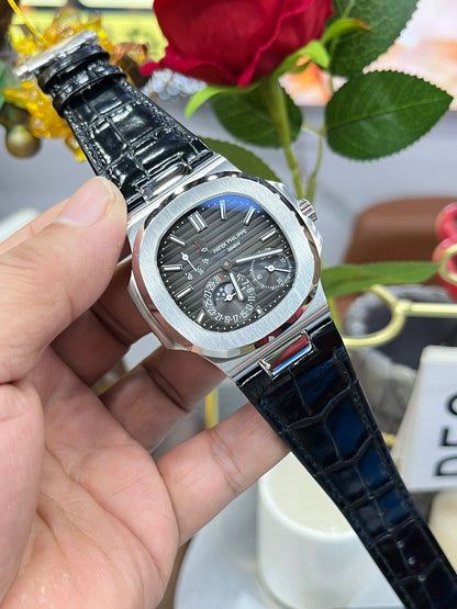 Patek Philippe Nautilus 5712G-001