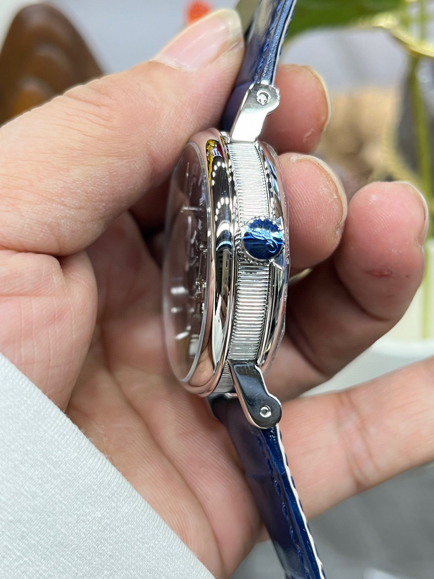 Breguet Classique Tourbillon Extra-Plat Automatique 7097BB/GY/9WU