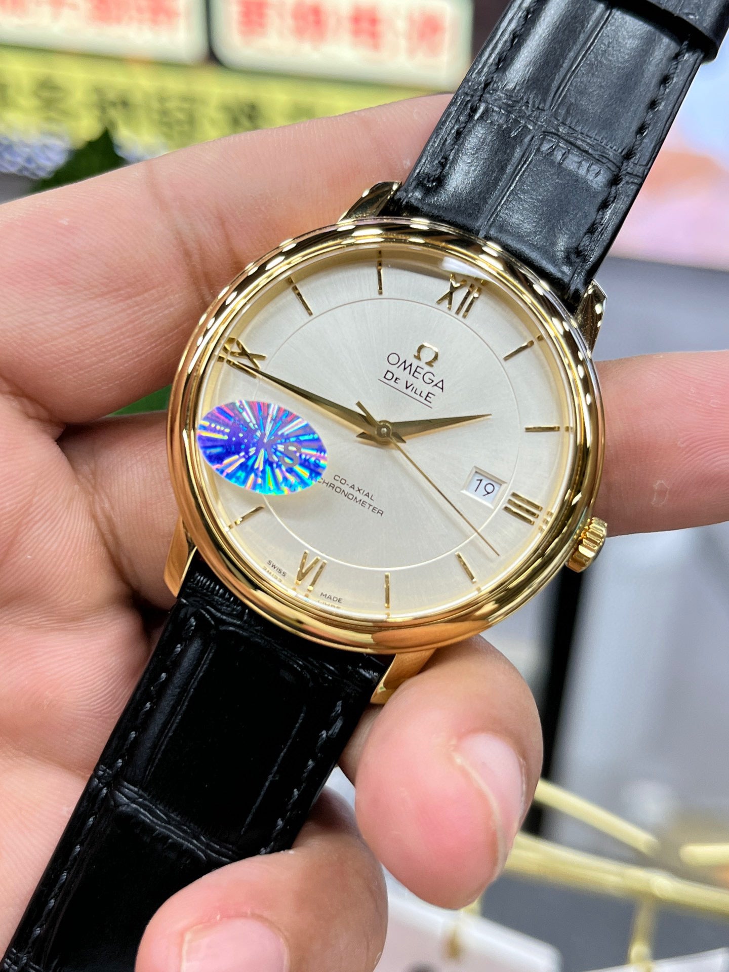 Omega De Ville из 18-каратного золота