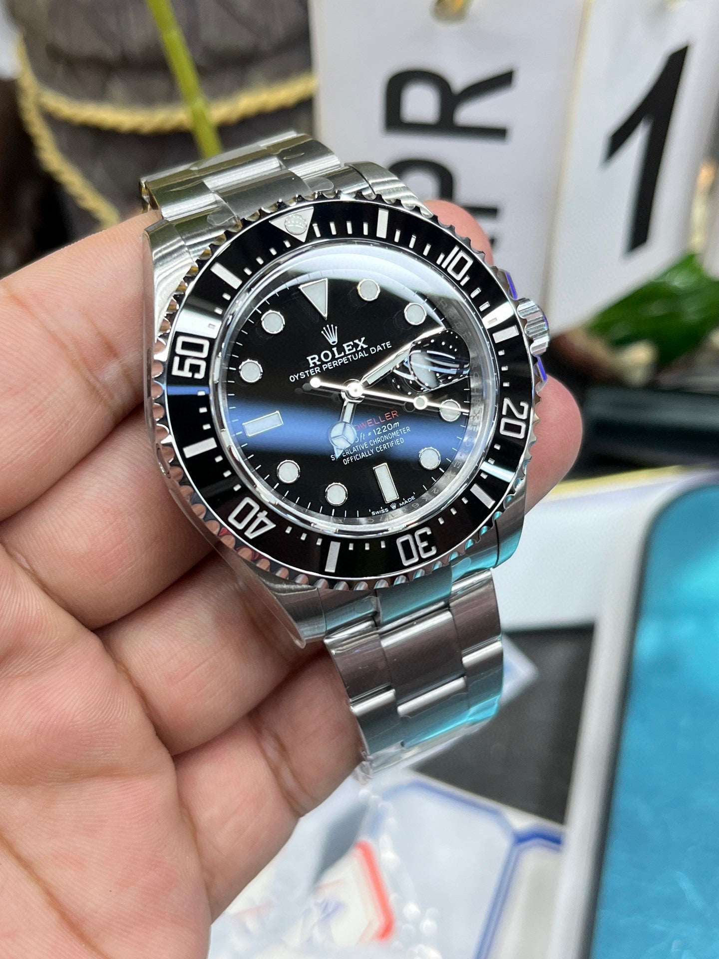 Rolex Sea-Dweller 4000 M126600-0002