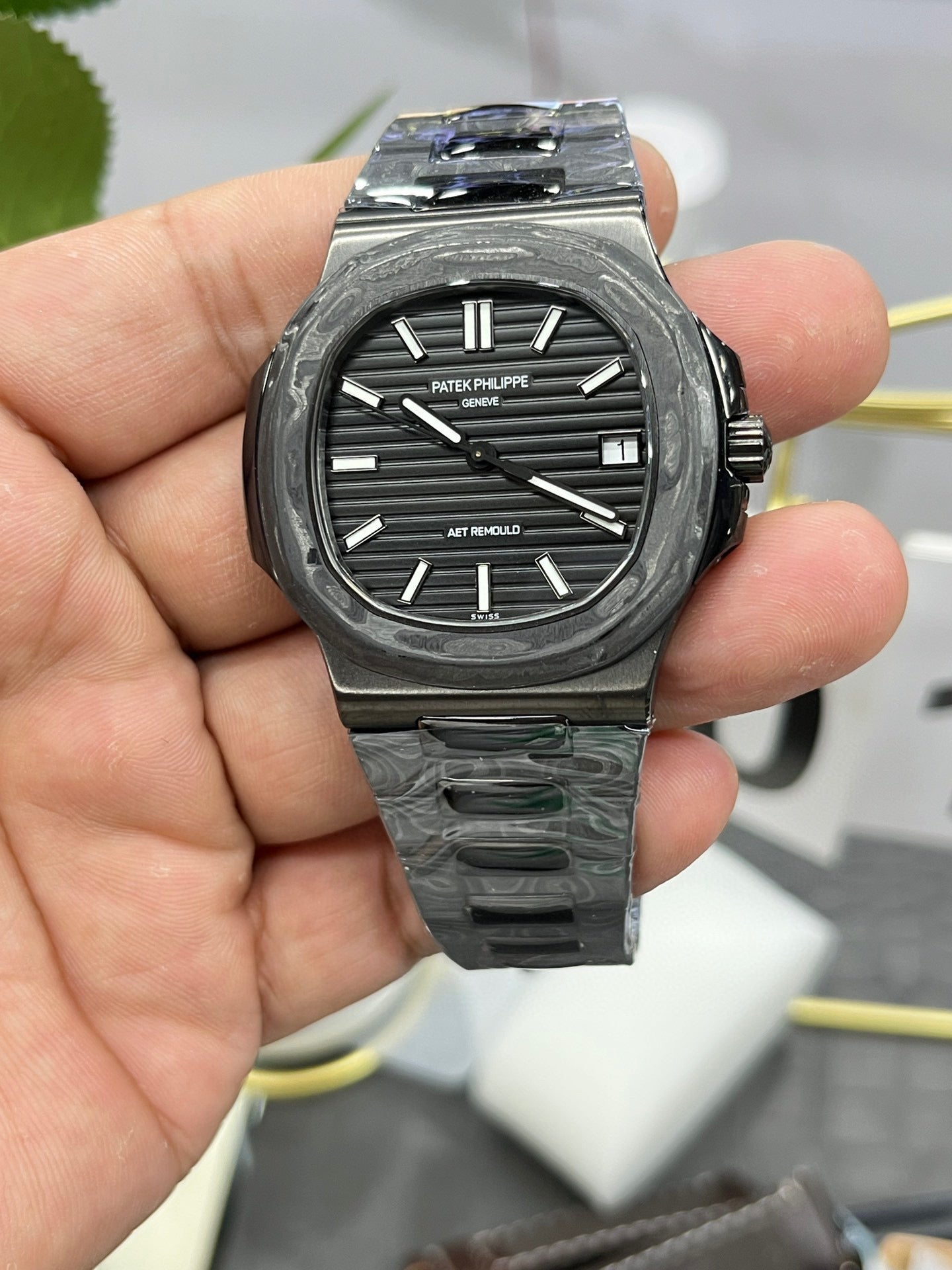 Patek Philippe Nautilus 5711 (карбоновая кастомная версия)