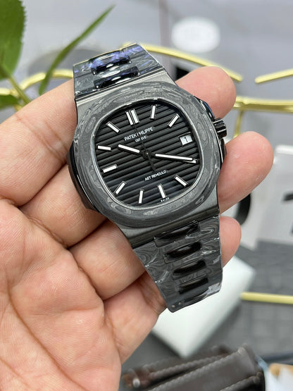 Patek Philippe Nautilus 5711 (карбоновая кастомная версия)