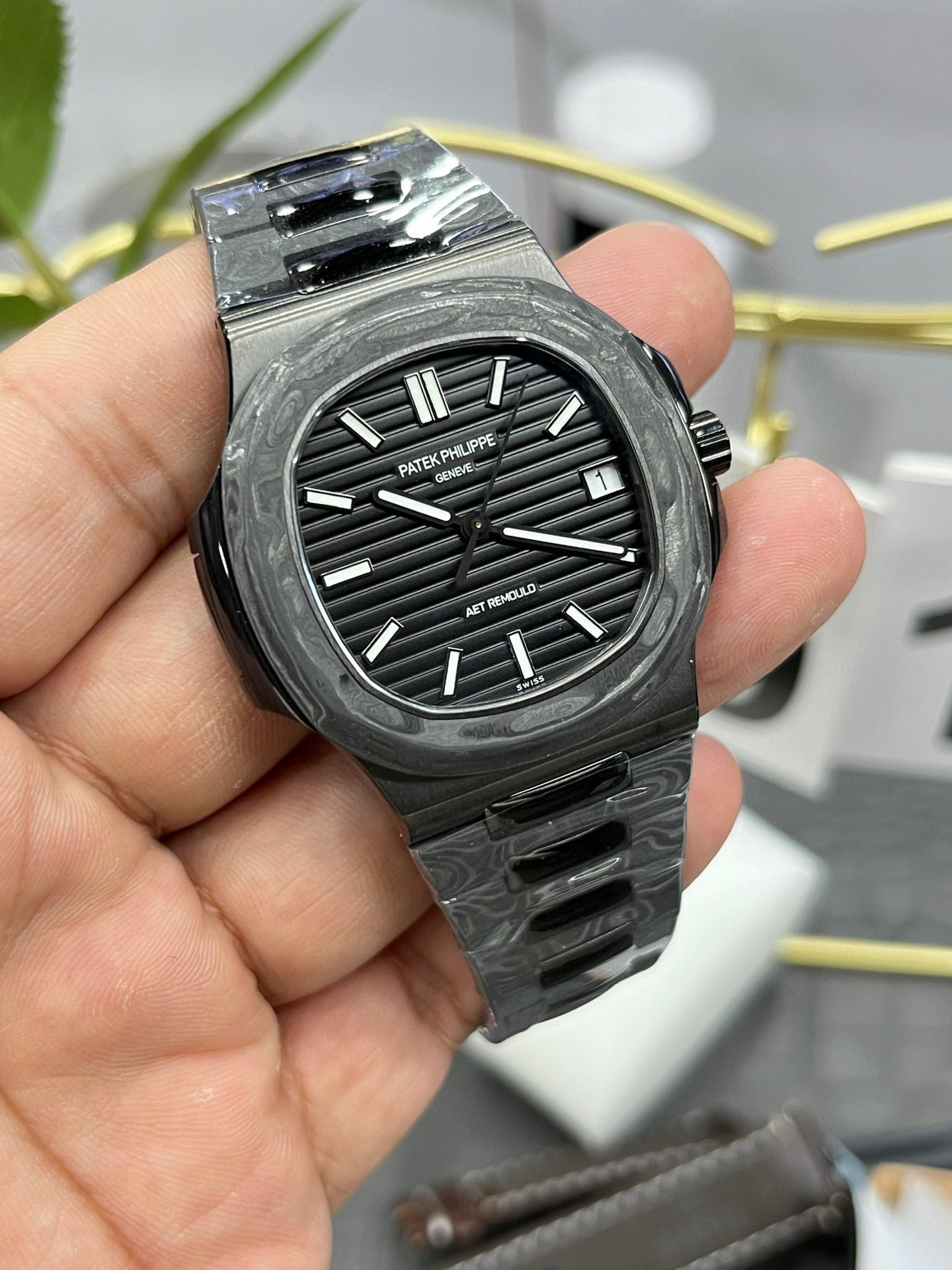 Patek Philippe Nautilus 5711 (карбоновая кастомная версия)