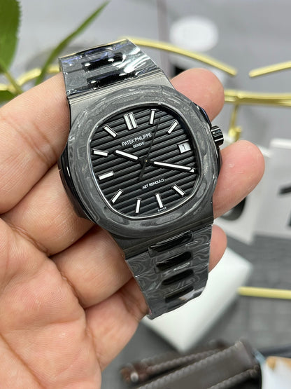 Patek Philippe Nautilus 5711 (карбоновая кастомная версия)