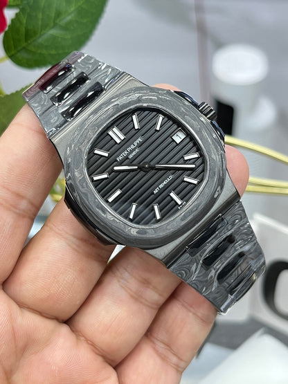 Patek Philippe Nautilus 5711 (карбоновая кастомная версия)
