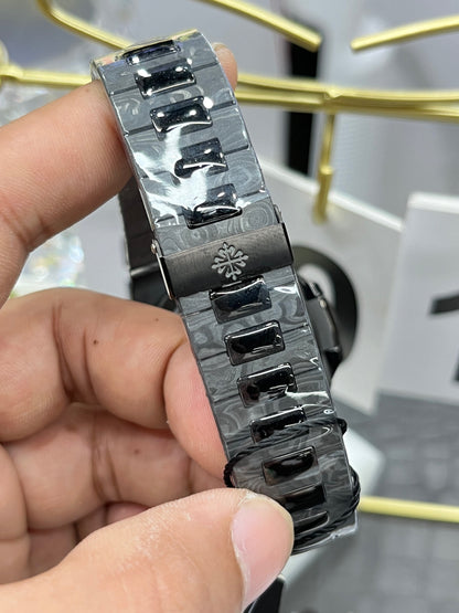 Patek Philippe Nautilus 5711 (карбоновая кастомная версия)
