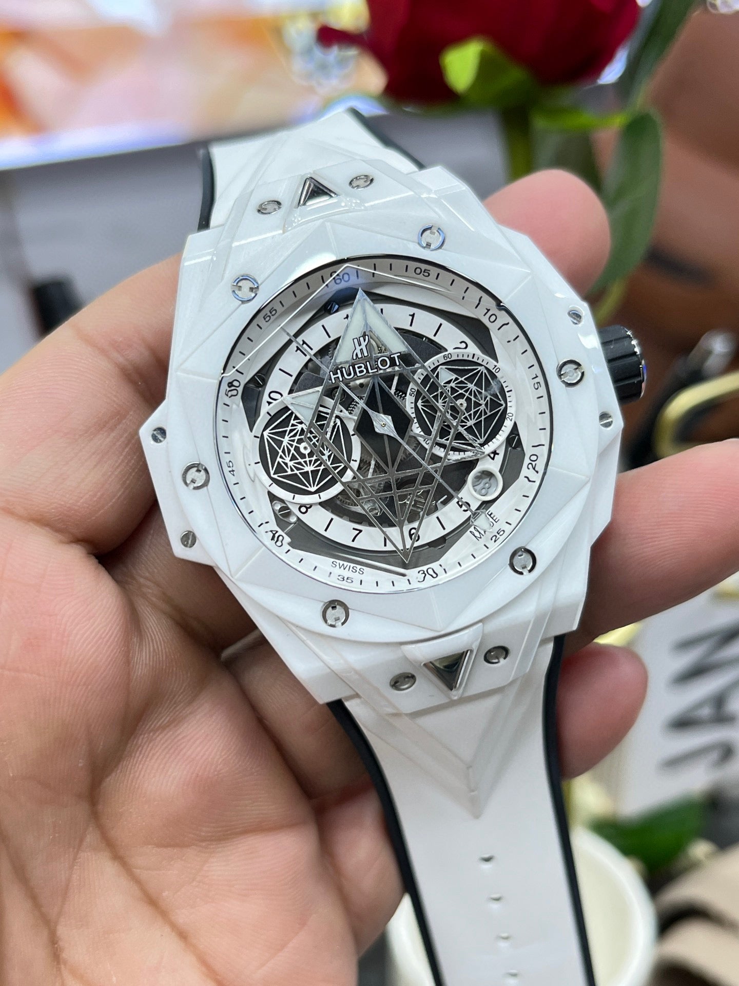 Hublot Big Bang Sang Bleu II White Ceramic 418.HX.2001.RX.MXM21