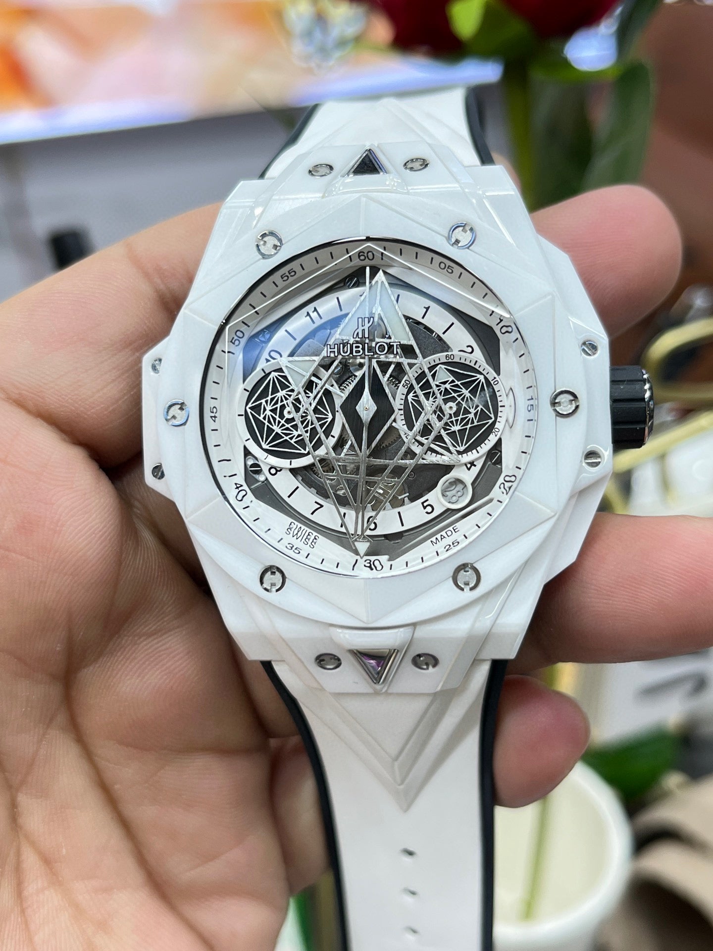Hublot Big Bang Sang Bleu II White Ceramic 418.HX.2001.RX.MXM21