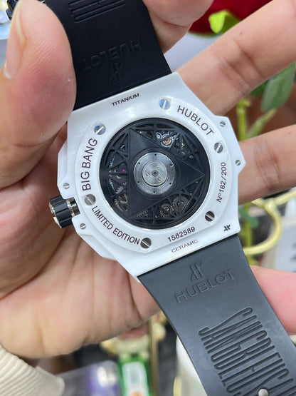 Hublot Big Bang Sang Bleu II White Ceramic 418.HX.2001.RX.MXM21