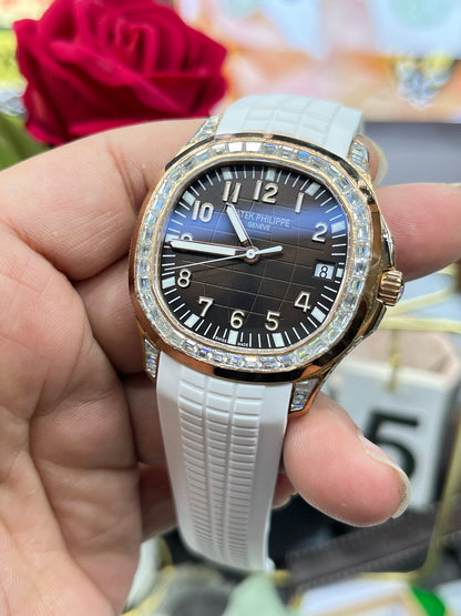 Patek Philippe Nautilus часы из розового золота с бриллиантовым безелем
