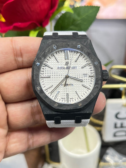 Audemars Piguet Royal Oak 15400 Карбоновый кастомный вариант