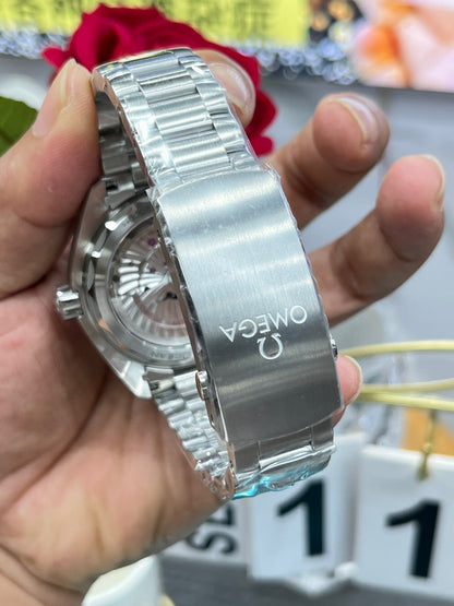 Omega Seamaster Planet Ocean 600M 215.30.44.21.01.001