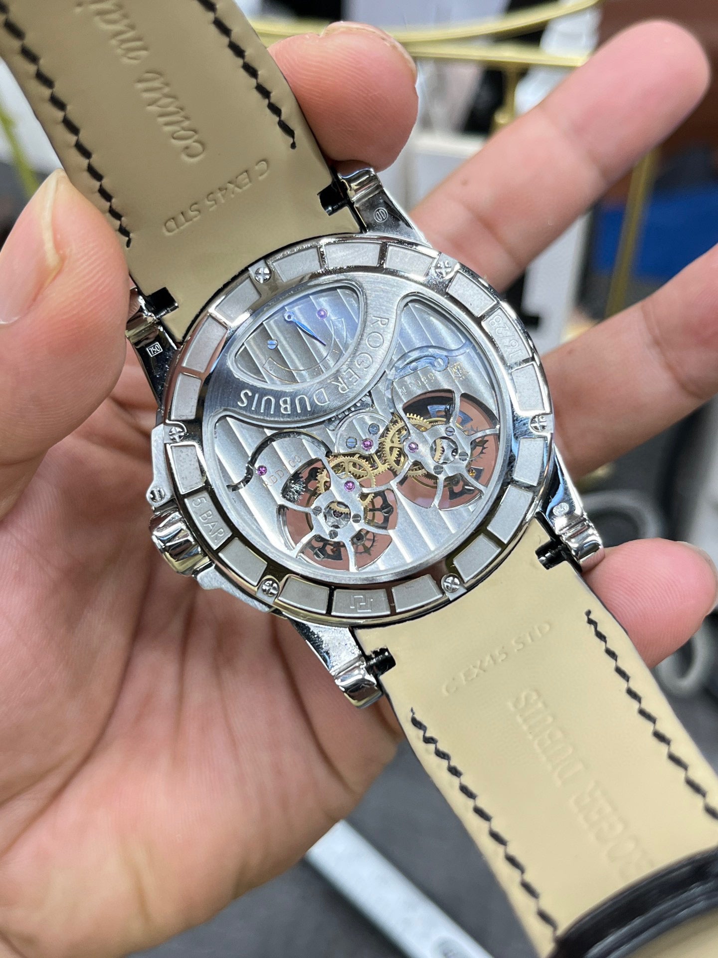 Roger Dubuis Double Tourbillon 0250 (Роджер Дюбюи двойной турбийон 0250)
