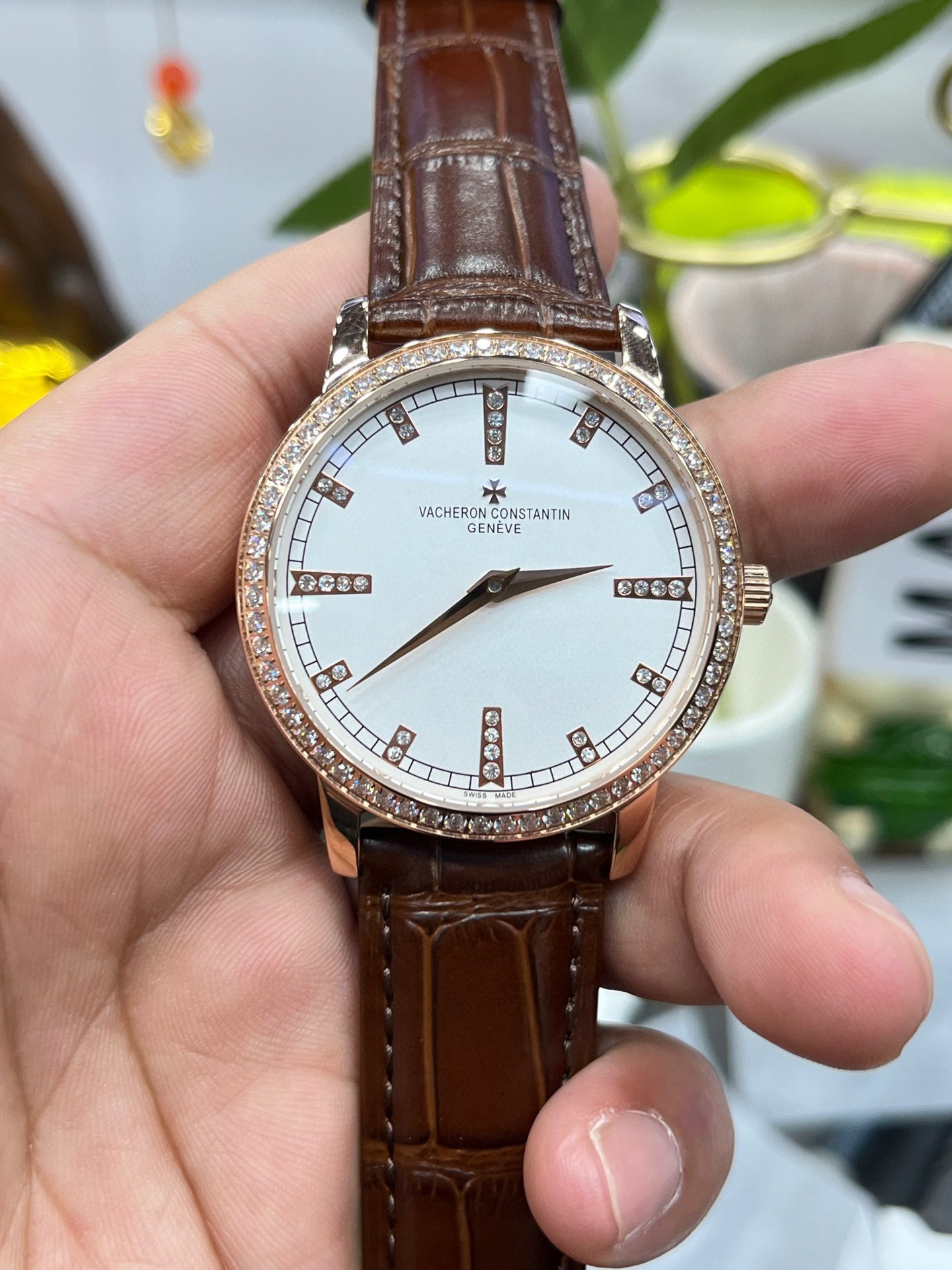 Vacheron Constantin Patrimony 81578/000R-9354 (Vacheron Constantin Patrimony с бриллиантовым безелем)