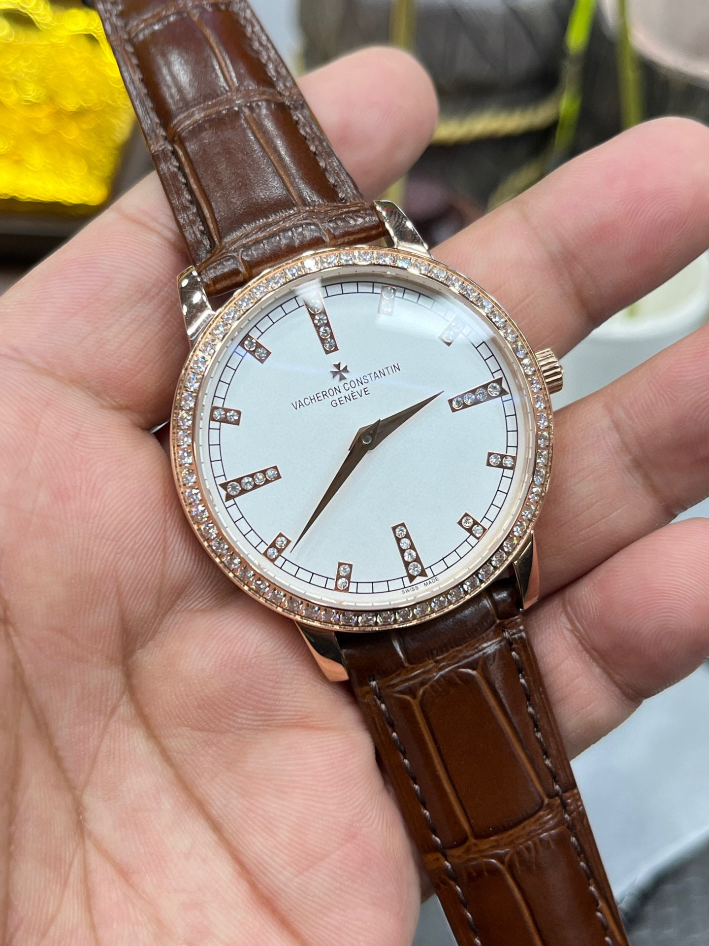 Vacheron Constantin Patrimony 81578/000R-9354 (Vacheron Constantin Patrimony с бриллиантовым безелем)