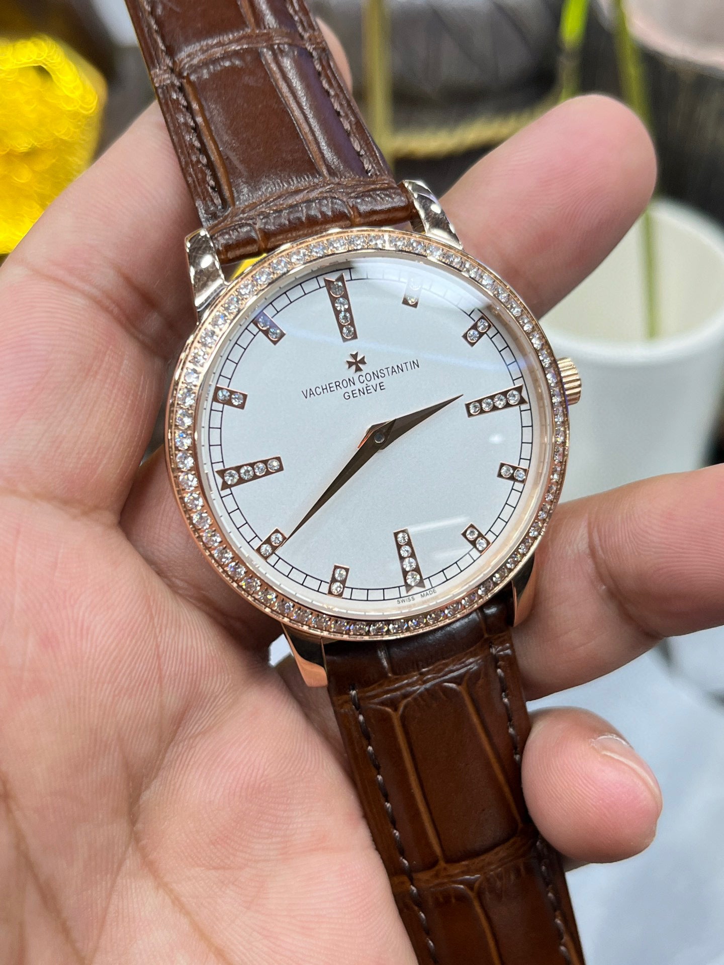Vacheron Constantin Patrimony 81578/000R-9354 (Vacheron Constantin Patrimony с бриллиантовым безелем)