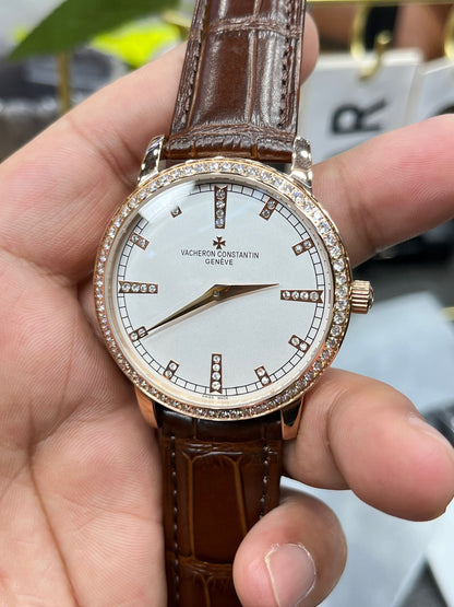 Vacheron Constantin Patrimony 81578/000R-9354 (Vacheron Constantin Patrimony с бриллиантовым безелем)
