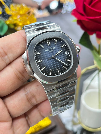 Patek Philippe Nautilus 5711/1A-010 (Patek Philippe Nautilus 5711 «стальной король»)