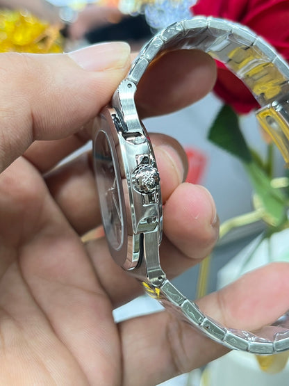 Patek Philippe Nautilus 5711/1A-010 (Patek Philippe Nautilus 5711 «стальной король»)