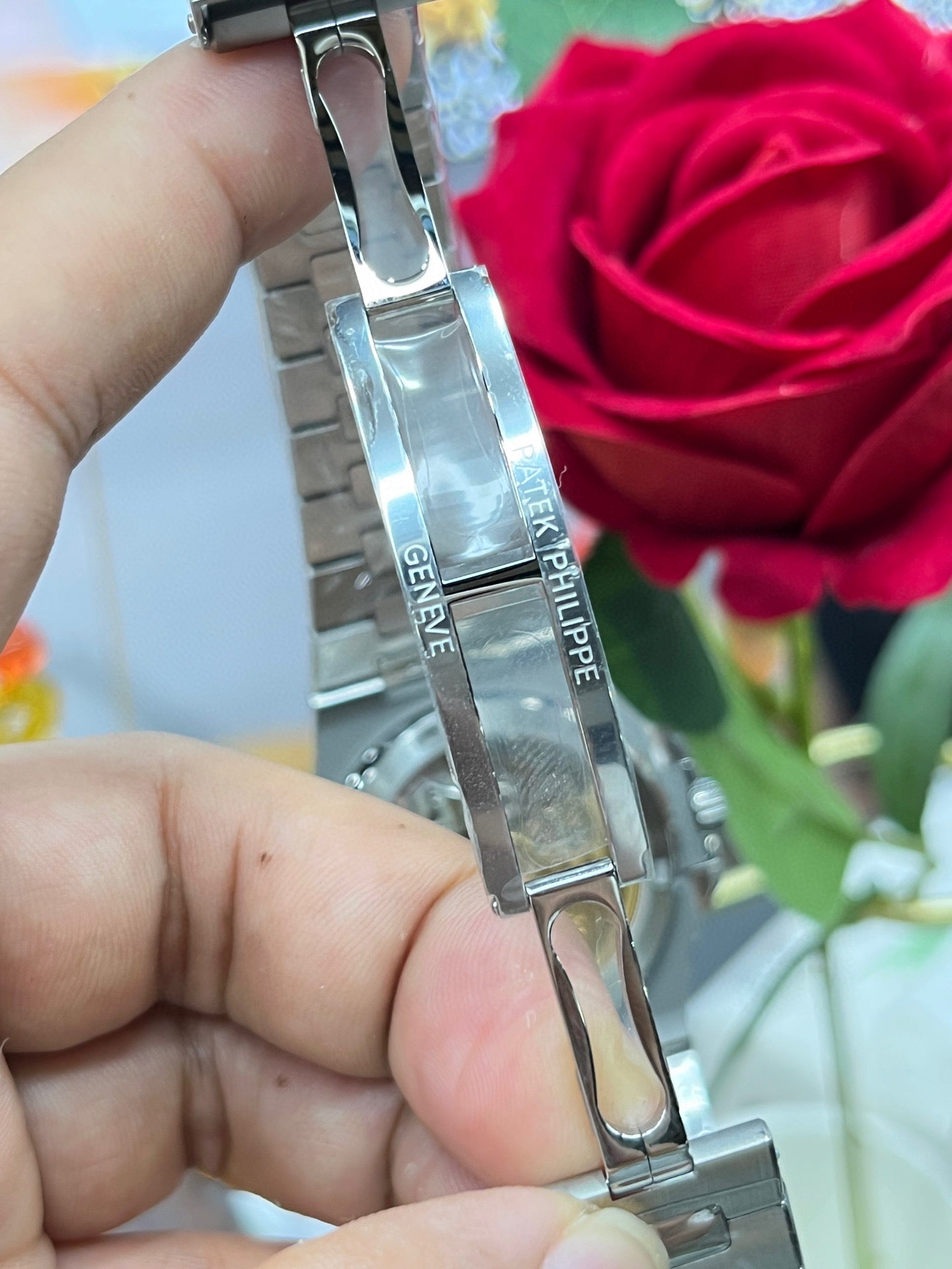Patek Philippe Nautilus 5711/1A-010 (Patek Philippe Nautilus 5711 «стальной король»)