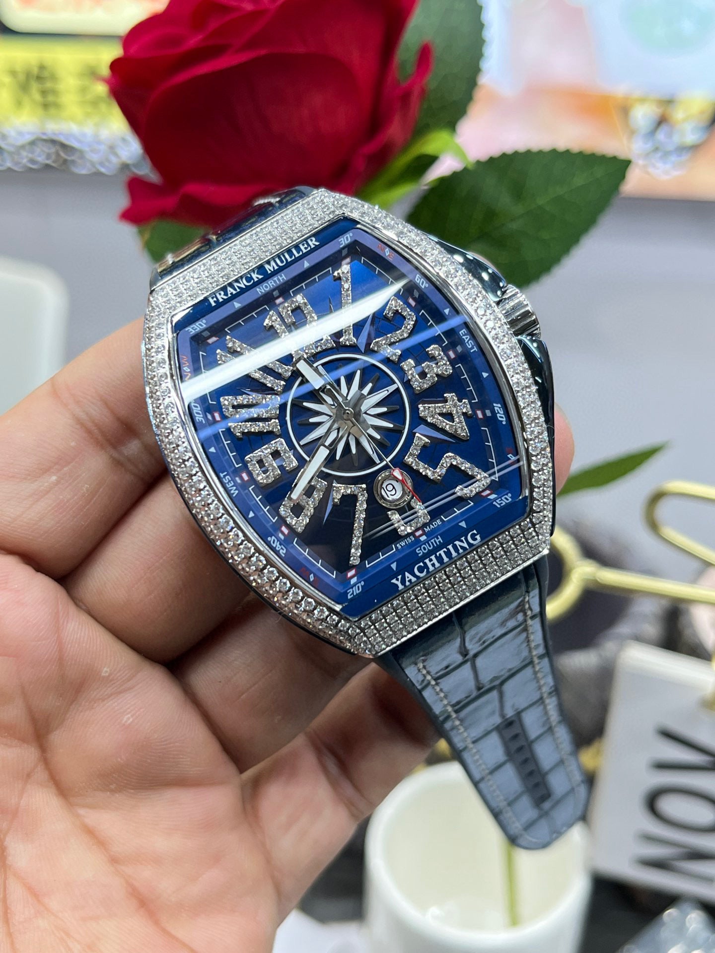 Franck Muller Vanguard V45 Yachting Diamond Bezel Blue Dial (Franck Muller Vanguard V45 Yachting с бриллиантовым безелем, синий циферблат)