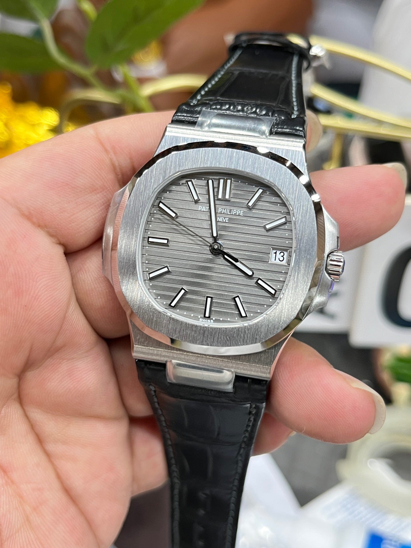 Patek Philippe Nautilus 5711G-001 (Patek Philippe Nautilus 5711G белое золото)