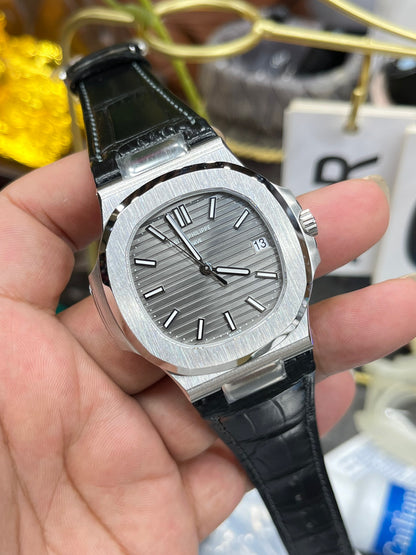 Patek Philippe Nautilus 5711G-001 (Patek Philippe Nautilus 5711G белое золото)