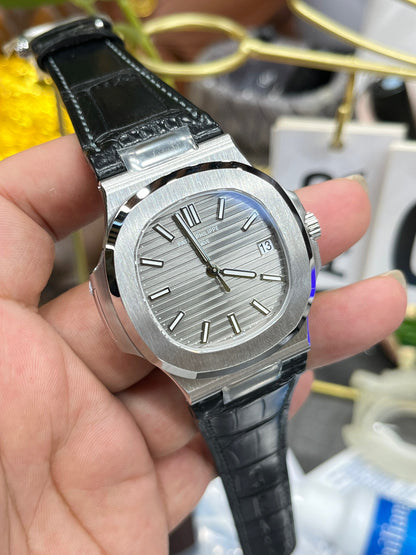 Patek Philippe Nautilus 5711G-001 (Patek Philippe Nautilus 5711G белое золото)