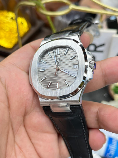 Patek Philippe Nautilus 5711G-001 (Patek Philippe Nautilus 5711G белое золото)